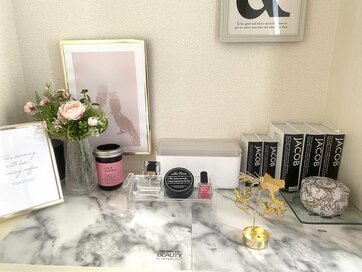 玄関の模様替えを季節に合わせて。狭くてもOK、収納と飾り方のコツ