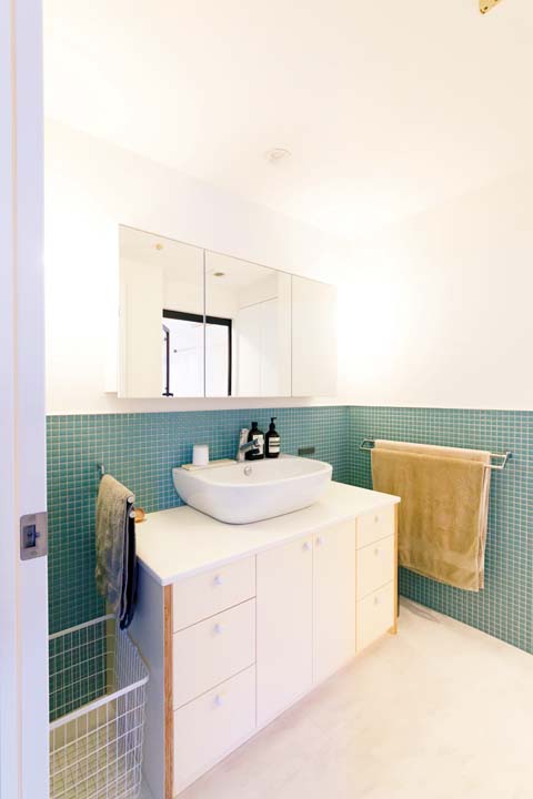 フィンランドをイメージしたグリーンタイル