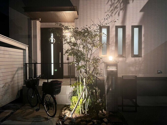 玄関ポーチの明暗センサー