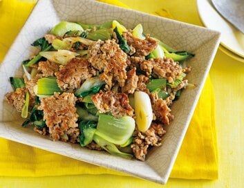 いつもの「豚ひき肉」をレモン風味でさっぱりと。かたまりで焼くから食べごたえあり