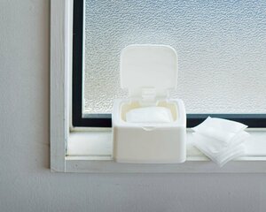 指1本、ワンプッシュでフタがあく小物ケース