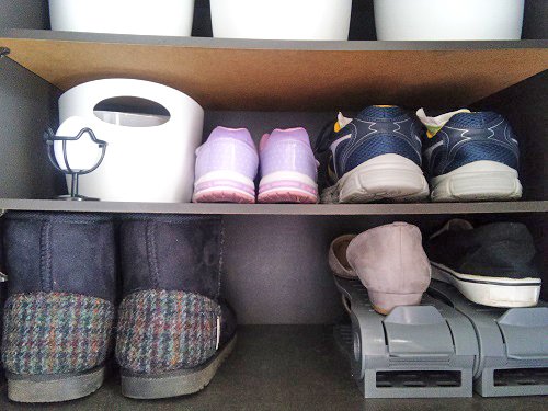 下駄箱の中の湿気と臭い対策