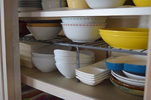 食器類を収納している棚
