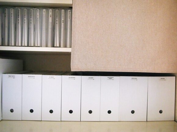 収納庫のファイルボックスには並び順もラべリング