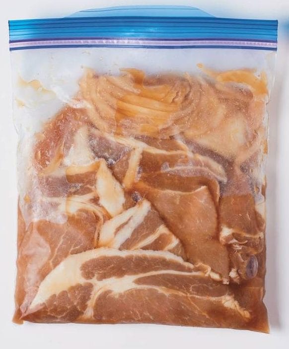 ジップロックに入っている豚の生姜焼き