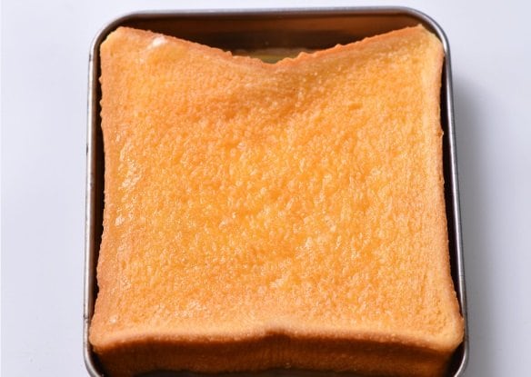 卵液をパンに吸わせる