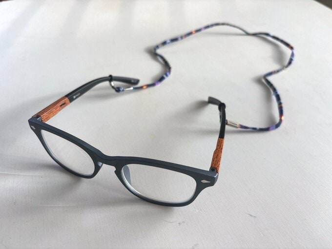 夫が選んだ老眼鏡。とくにメンズ・レディースという仕分けはないお店