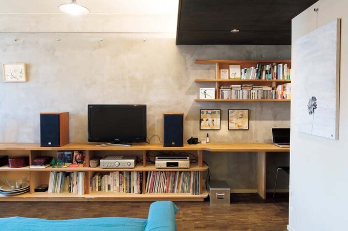 用途によって奥行を変えたLDKの造作カウンター