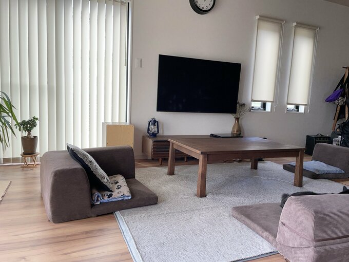 小上がりからリビングを見た様子