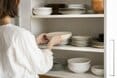 食器棚に眠っているお皿が多すぎる…5人家族「適正量の見つけ方」。食器は一軍だけ、洗い替えは手放した