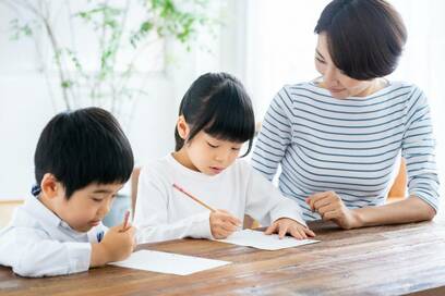 子育て世代の多くが悩む「教育費」。知っておきたい上手な貯め方と制度