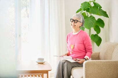 60代「自分らしさを大切にする」ファッションのルール。コーデのアクセントに欠かせないもの