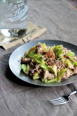 豚こまとキャベツがごちそうに！8分でできるフライパンレシピ