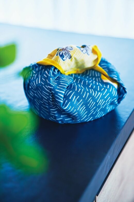 風呂敷に包まれたお弁当