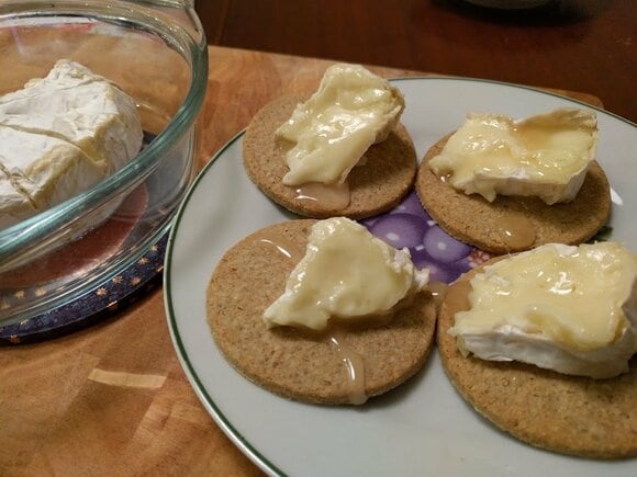 カマンベールのはちみつがけ