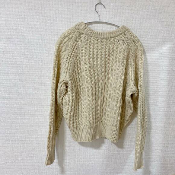 ローゲージクルーネックセーター後ろ