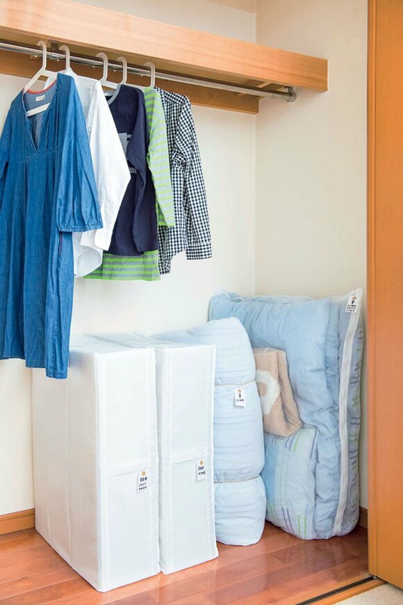 積み重ねず立てて収納