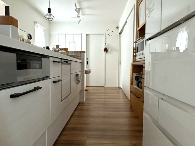 yuiさん宅のキッチン。ビフォーの様子