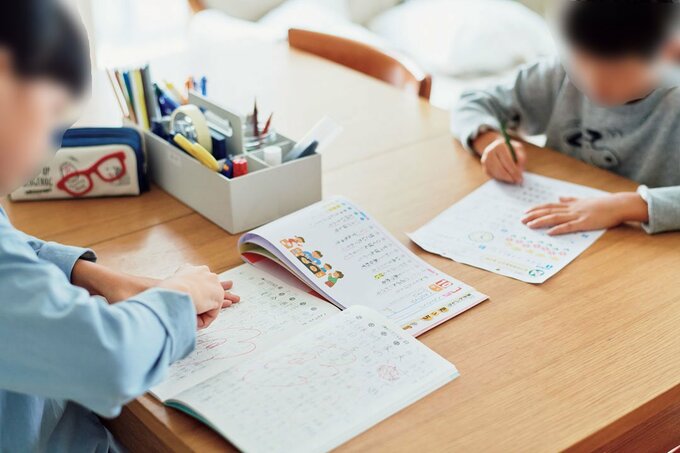 子ども二人勉強