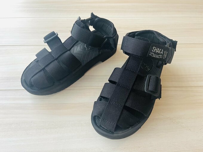 SHAKAのグルカ風サンダル