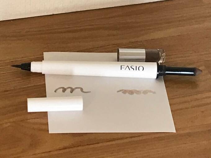 アイブロウの色