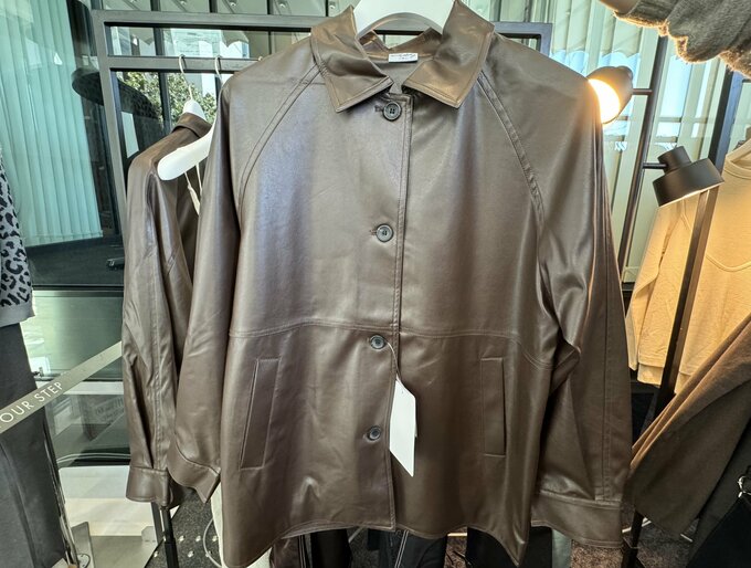 フェイクレザーオーバーシャツジャケット