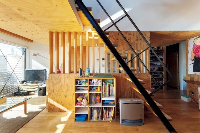 キッチンは格子で程よく目隠し