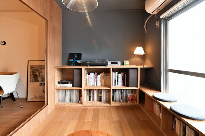造り付けの本棚