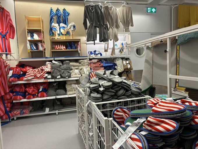 スリッパ売り場