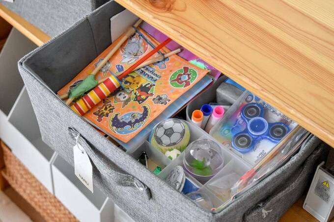 折り紙やもらった手紙をボックスに収納した様子