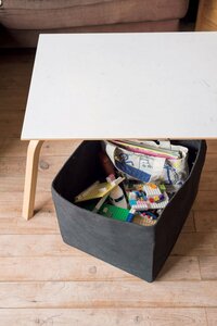 床に散らばったオモチャは掃除前にボックスへ