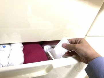 ダイソーで見つけた「何度も使える」乾燥剤。タンスや洗面所…幅広く使えて超便利