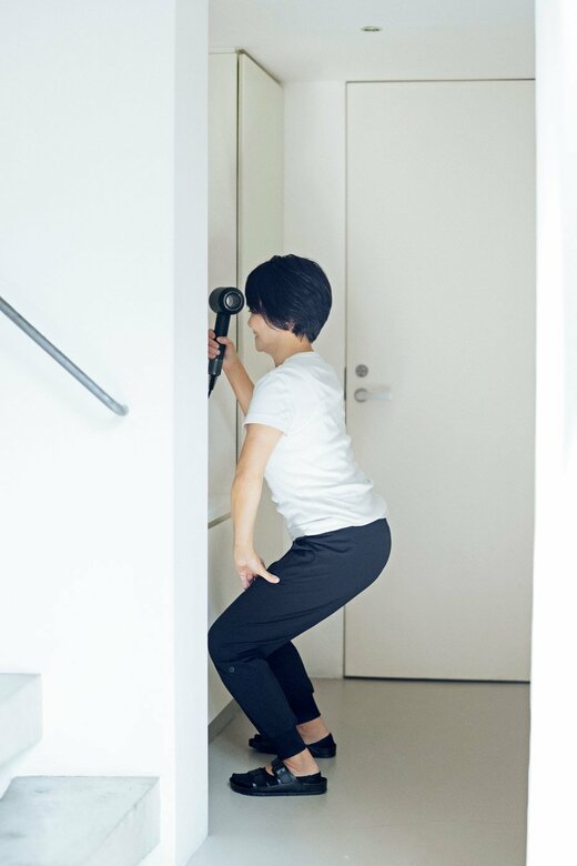 スクワットをする人