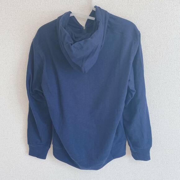 エアリズムUVカットフルジップパーカうしろ