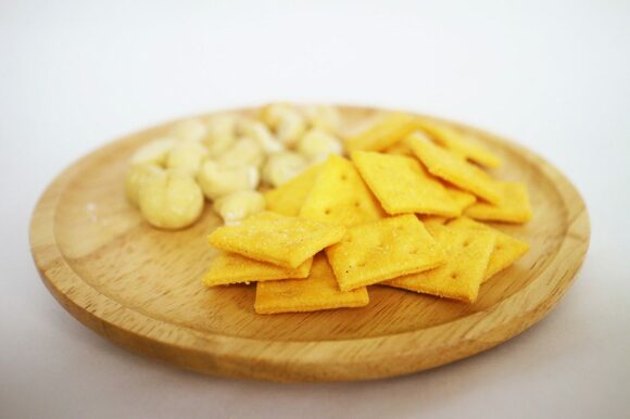 4種のチーズのひとくちクラッカー