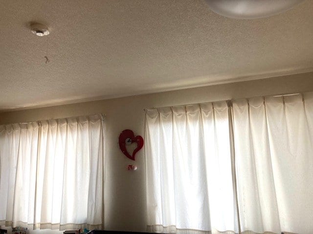 カーテンを替えるという面倒な家事をラクにする方法とは?