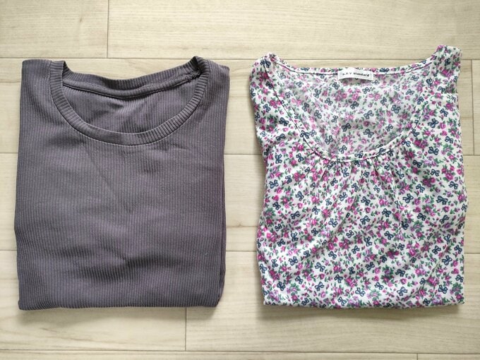 明るい小花柄カットソー