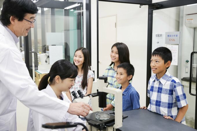 アリ先生と子どもたち