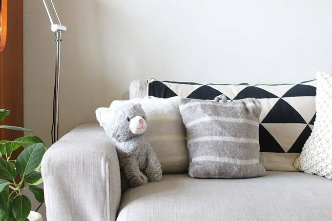 ソファにクッションなど