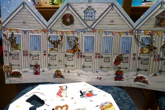 たくさんの種類のアドベントカレンダーが売られています