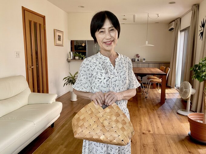 かばんを持つライフさん