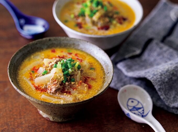 器に盛りつけられた担々大根