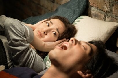 「ひとりでして」と寝る夫と、電話してきて勝手に激怒する義母：セックスレス・朋美さんの場合1