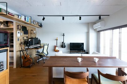 広さ53㎡でも、夫婦の趣味と仕事がゆったりこなせる。工事費1060万円のマンションリノベ