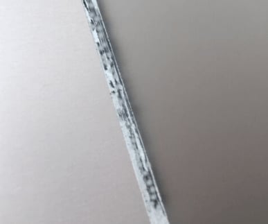 洗剤で洗い流します