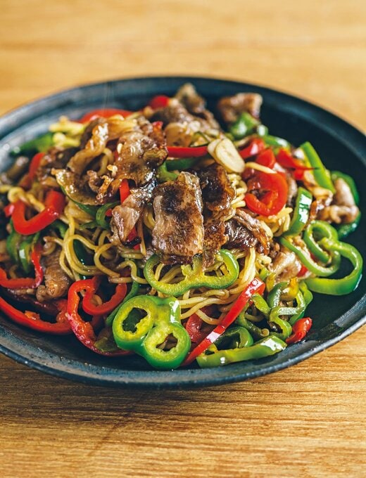 2色ピーマンと牛肉のウスター焼きそば