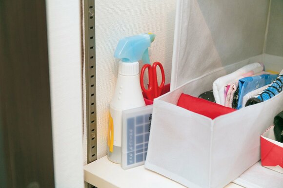 衣類スプレーやハサミなどお手入れセットをスタンバイ