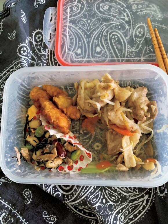 透明タッパーお弁当