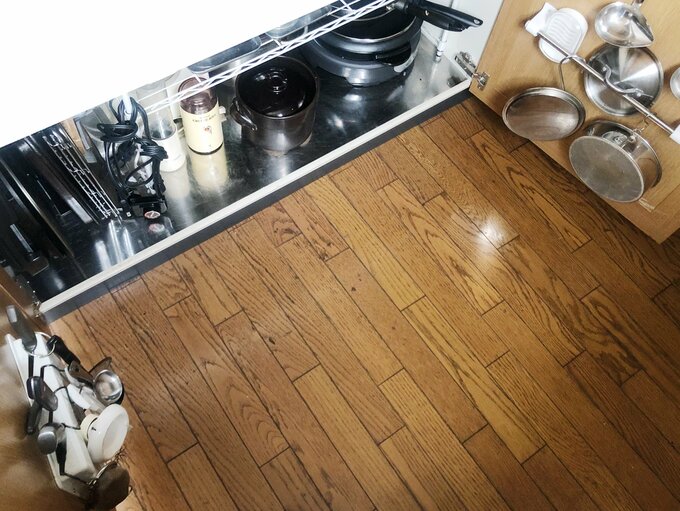 キッチンの扉の裏側を活用