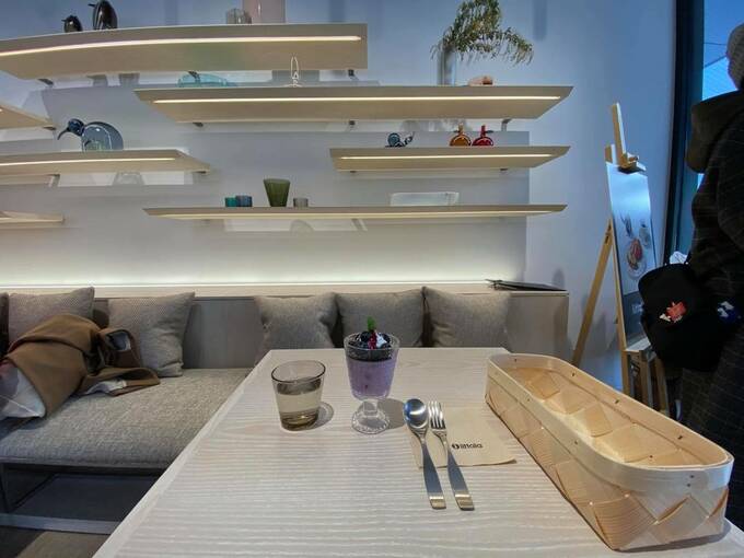 カステヘルミのブルーベリープリンとチッテリオ98のカトラリー